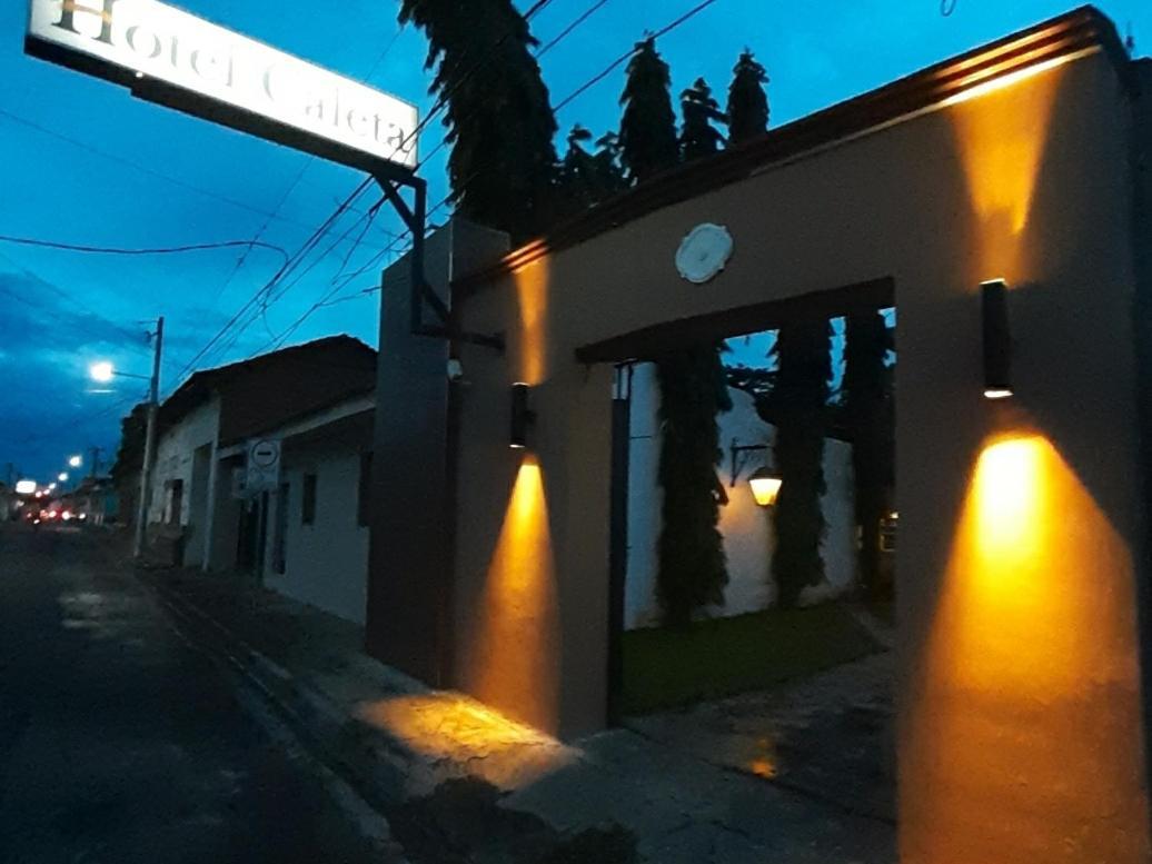 Hotel Caleta Сан Мигел Екстериор снимка